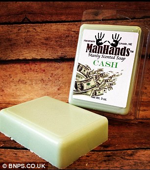 article-2273872-175B4A51000005DC-568_306x348