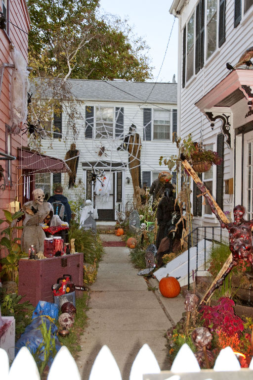 March StormDSC_0017 Salem house at Halloween