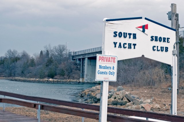 _DSC0006 So when the rain is driven under the layers of plywood