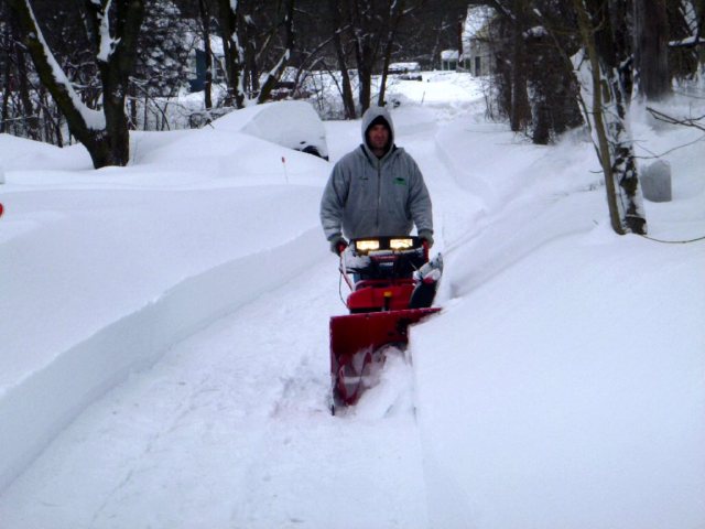 road to house under that snow